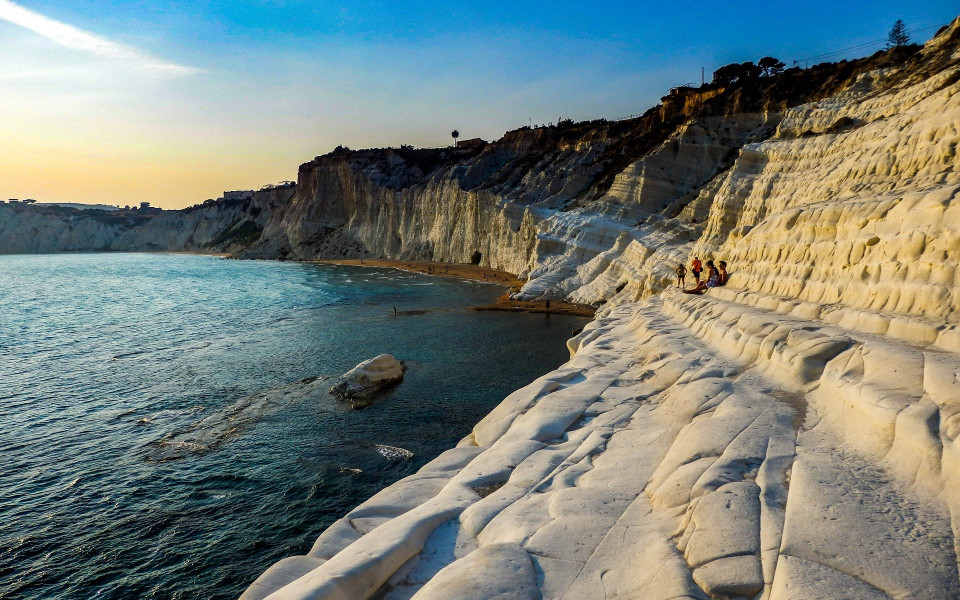 Küste mit Felsen auf Sizilien